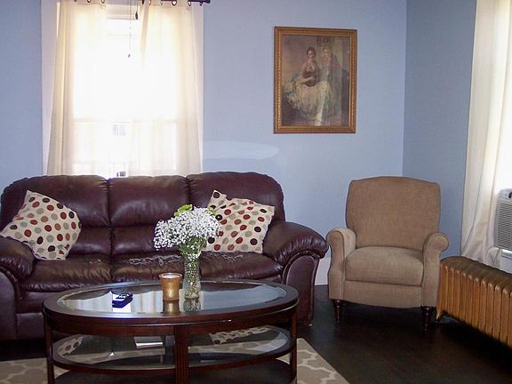 4th image of 2224 Oak Ave