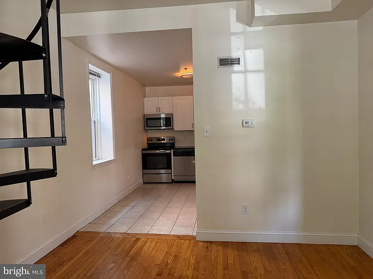 922 S 49th St #-1 — Photo 7