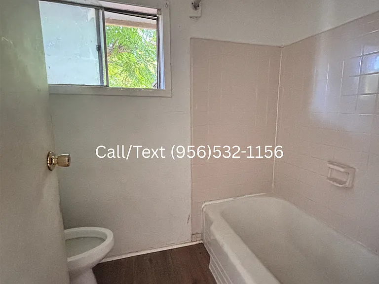 2621 Tarlton St — Photo 6