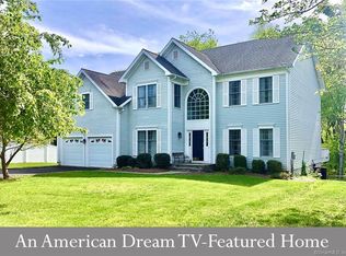 215 Acorn Ln, Southport, CT 06890