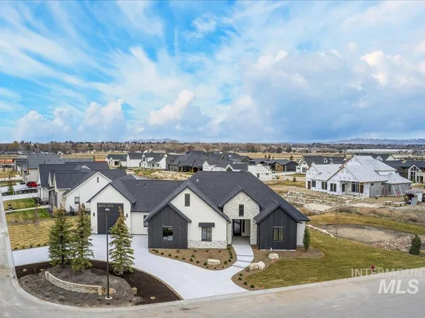 549 Joy Ave, Middleton, ID 83644