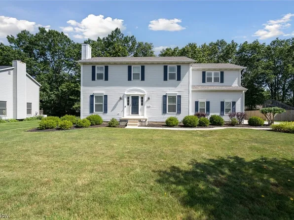5305 Apple Creek Dr, Sheffield Village, OH 44054