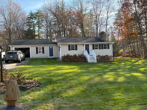 8 Carter Rd, Merrimack, NH 03054