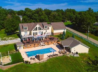 1403 Paxton St, Mound City, MO 64470