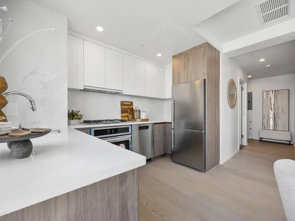 2286 Cropsey Avenue image 14 of 27