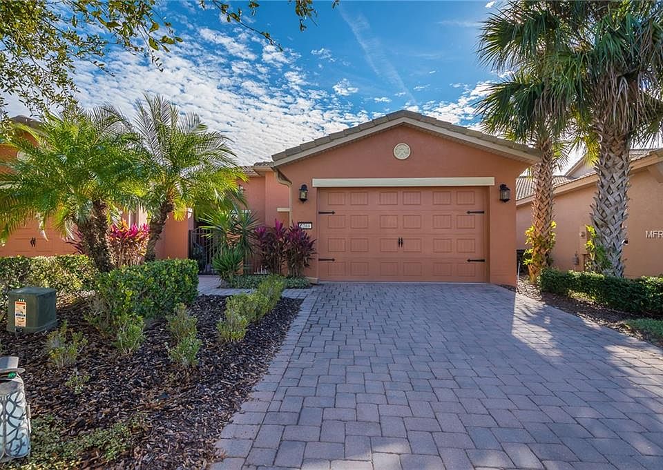 1st image of 2766 Palm Tree Dr