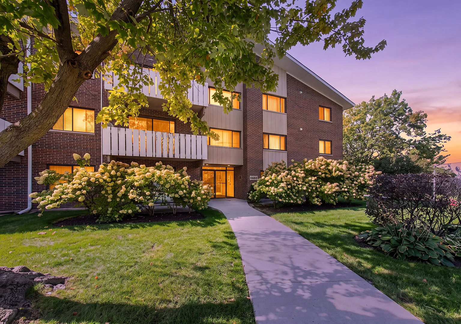 1000 Bayside Dr — Photo 1