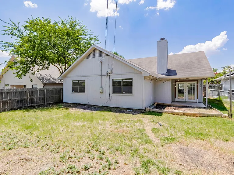 2015 Newton Dr — Photo 33