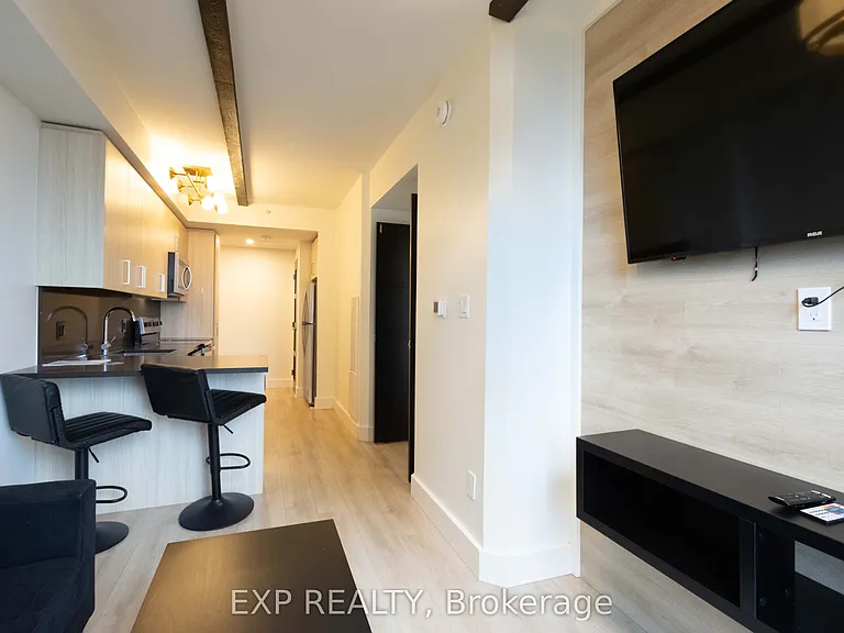 145 Columbia St W #928 — Photo 3