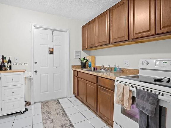 5th image of 850 East Blvd #1-217
