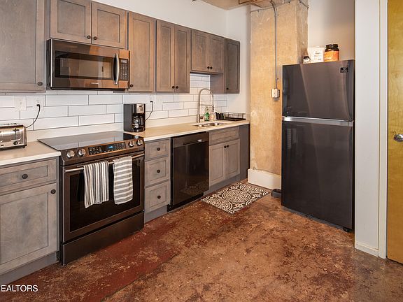 3rd image of 116 S Gay St APT M102