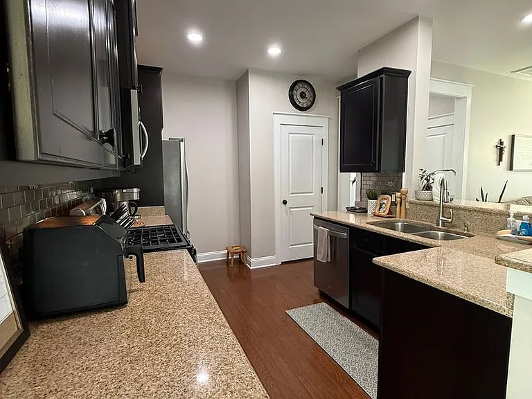 120 Clouter Creek Dr — Photo 26
