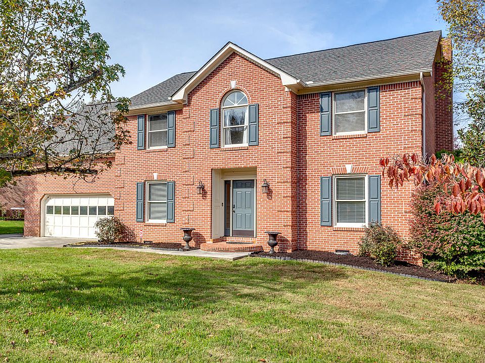 1st image of 323 Sweetgum Dr