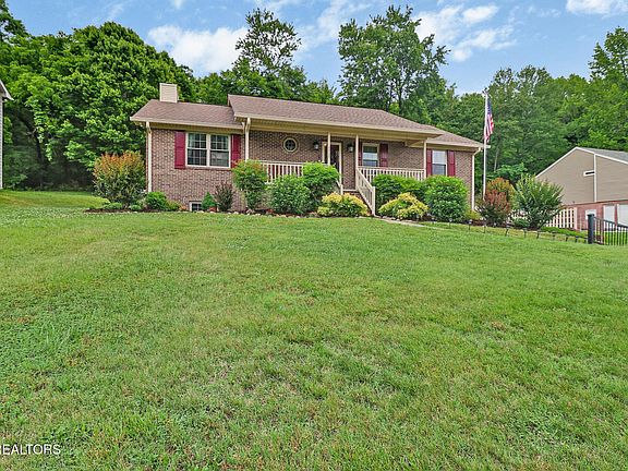2nd image of 6911 Lindal Rd