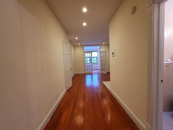 2nd image of 506 E 88th St #5V