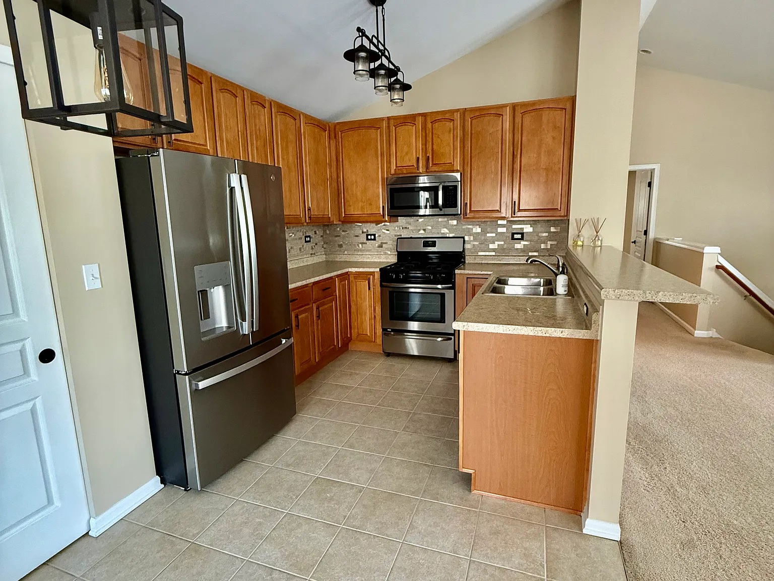 2 bed, 2.5 bath, 1704 sqft, $2,350 — Photo 4