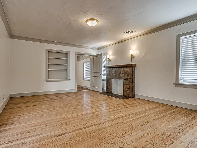 2110 N Kelley Ave — Photo 34