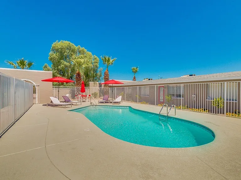 $0 First Month Rent! Remodeled 2 Bed Casita w/ Private Patio, W/D & Pool — Photo 33