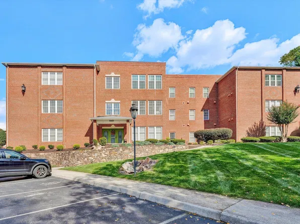 3060 McVitty Forest Dr APT 207, Roanoke, VA 24018