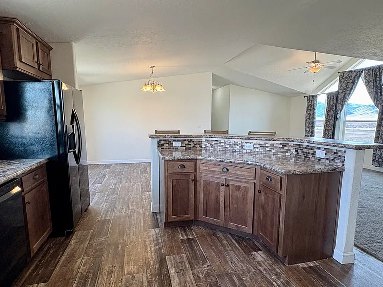 1415 Van Diest Rd — Photo 12