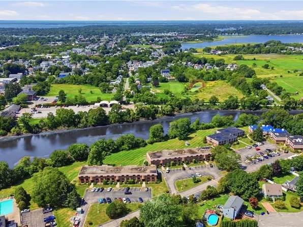 510 Child St APT 106C, Warren, RI 02885