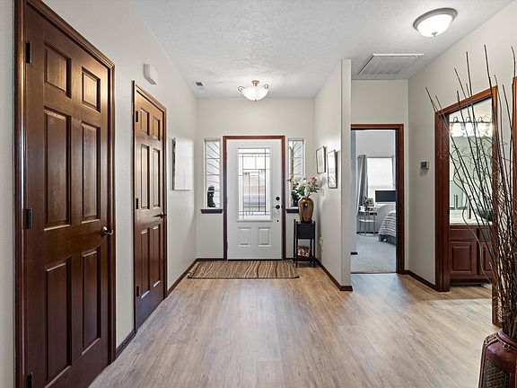 4th image of 2355 Washington Ct