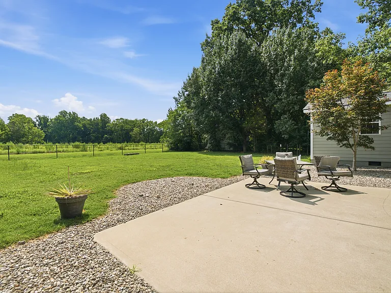 635 Ramblewood Dr — Photo 5