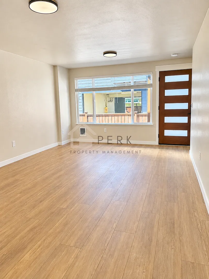 1220 Brighton Townhouse Condominiums — Photo 2