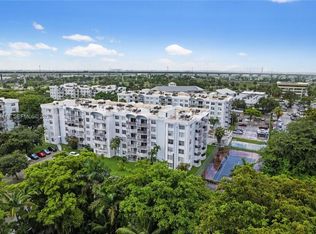 494 NW 165th Street Rd APT C601, Miami, FL 33169