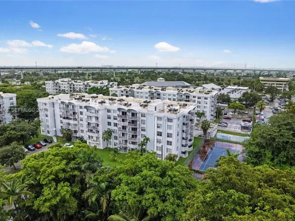 494 NW 165th Street Rd APT C601, Miami, FL 33169