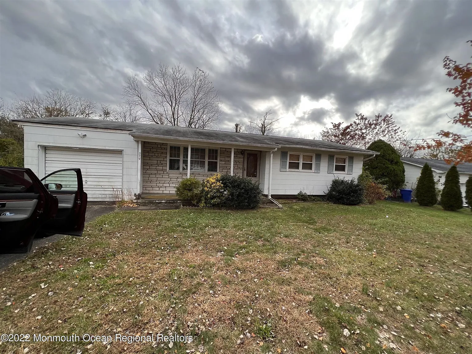 379 Suburban Dr photo 1