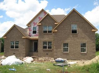2943 Frank Robinson Dr, Murfreesboro, TN 37130