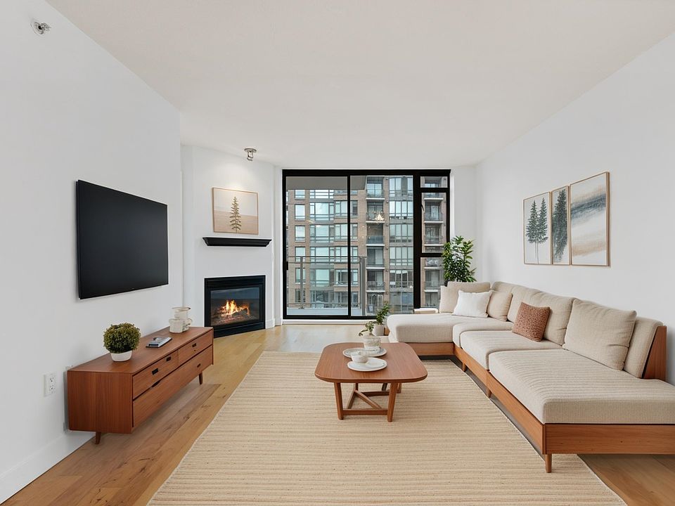 1st image of 175 W 1st St #805