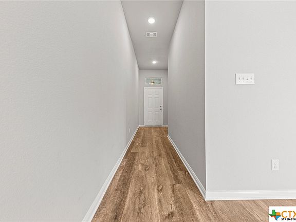 4th image of 7727 Merry Oaks Cv