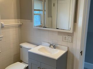 555 Main St #B, Cromwell, CT 06416