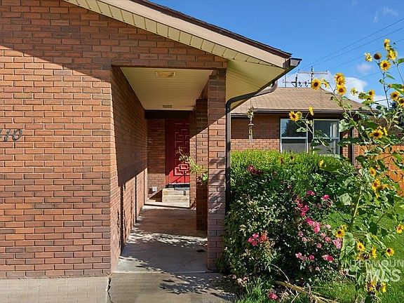 5th image of 410 Crestview Dr