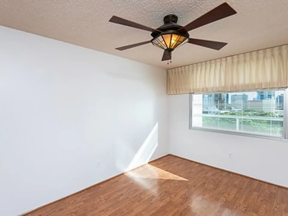 1450 Young St #805