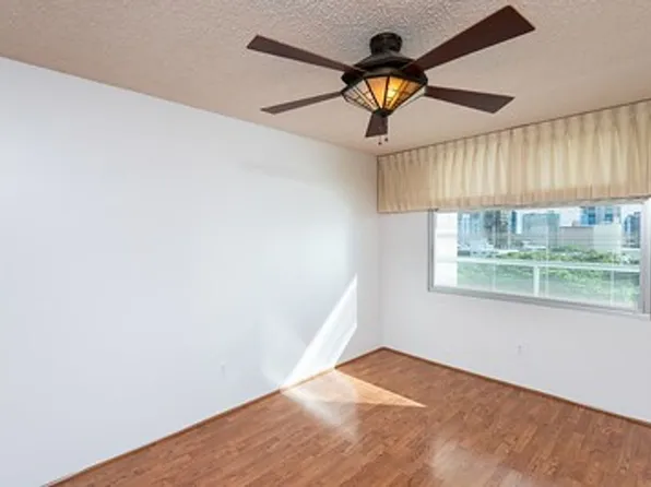 1450 Young St APT 805, Honolulu, HI 96814