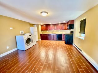1382 Field Ln #2, Seaford, NY 11783