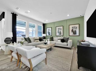 600 Hawthorn Park Cir, Yulee, FL 32097