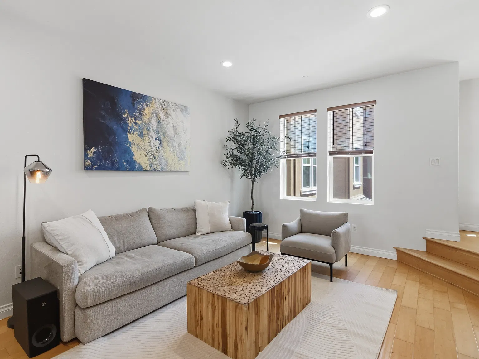 2 bed, 1201 sqft, $3,900 — Photo 2