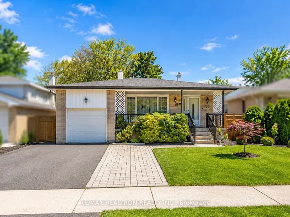 157 Darlingside Dr, Toronto, ON M1E 3P4