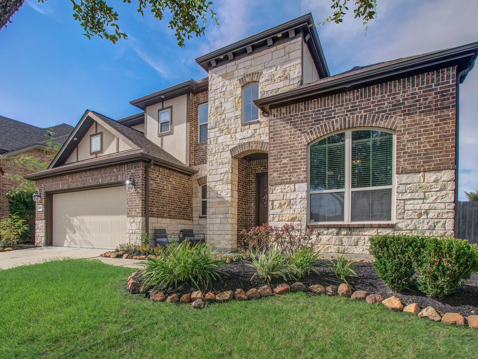 4 bed, 3.5 bath, 2948 sqft, $3,100 — Photo 3