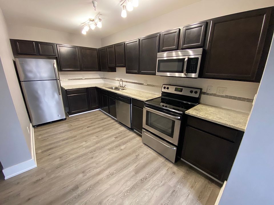 1st image of 475 W Lovell St APT 403