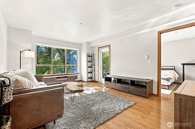 3rd image of 412 11th Avenue #303