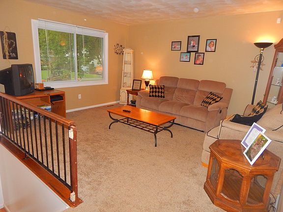 2nd image of 2443 Jamestown Dr