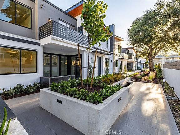2nd image of 1649 N Lake Ave #1