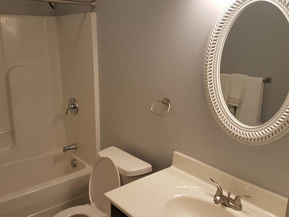 3rd image of 180 Wildrose Ln APT A