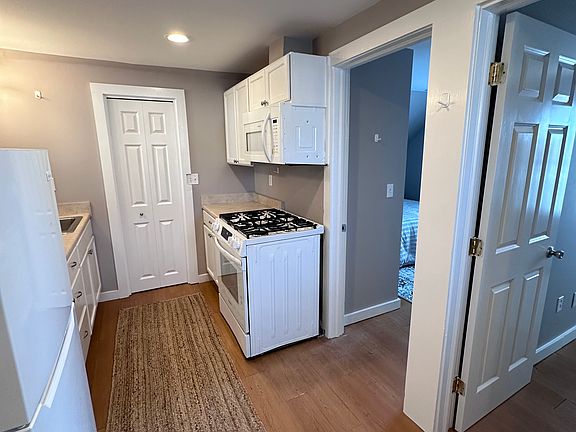 3rd image of 39R Sargent St APT 3