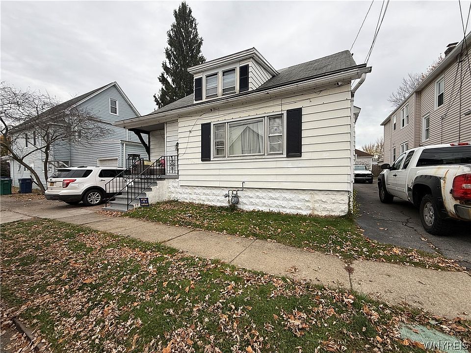 1st image of 170 Newfield St